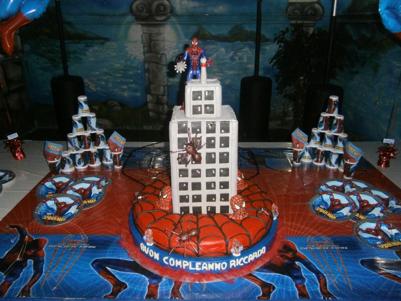 servizio di cake design, torta spiderman